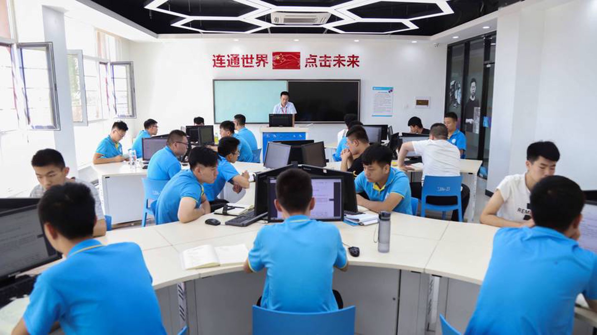 上海软件公司的数字脉动：行业动态与技术创新
